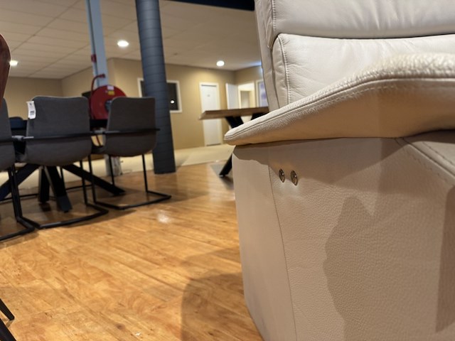 3-zits bank, beige leer, elektrisch verstelbare relaxfunctie - afbeelding 5 van  6