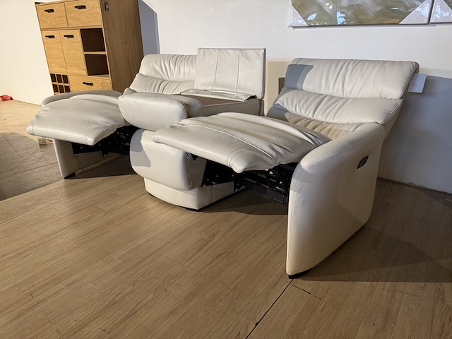 3-zits bank, wit leder, elektrisch verstelbaar - afbeelding 1 van  4