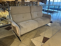 3-zits bank, wit stof, elektrisch verstelbare relaxfunctie, zwarte poten - afbeelding 3 van  4