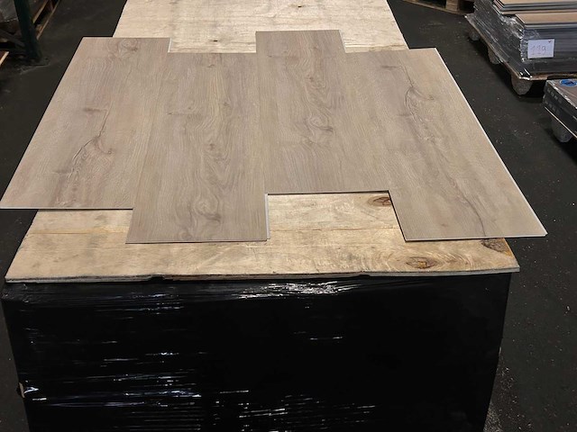 30 m2 pvc spc click plank - 820 x 228 x 4 mm - afbeelding 1 van  1