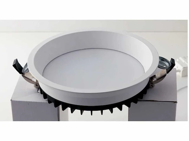 30 x intec xanto r15 cct 18 watt inbouwspots - afbeelding 6 van  7