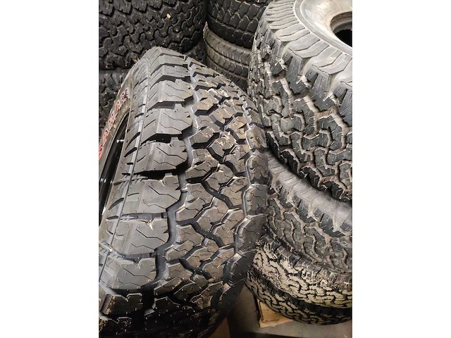 305/70r17 - 8x165,1 of 8x6,5” - velg - afbeelding 5 van  9