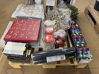 30x kerstartikelen w.o. kerstpoppen, kerstboom, lantaarn, kransen - afbeelding 2 van  8