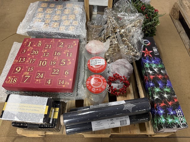 30x kerstartikelen w.o. kerstpoppen, kerstboom, lantaarn, kransen - afbeelding 3 van  8