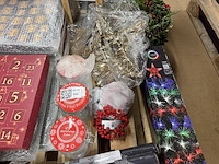 30x kerstartikelen w.o. kerstpoppen, kerstboom, lantaarn, kransen - afbeelding 5 van  8