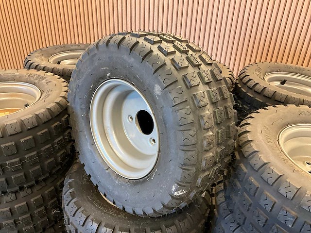 30x ongebruikt band met velg 17x8.00-8 - afbeelding 4 van  6