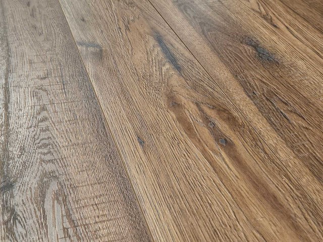 31 m2 laminaat plank - 1383 x 159 x 10 mm - afbeelding 1 van  3