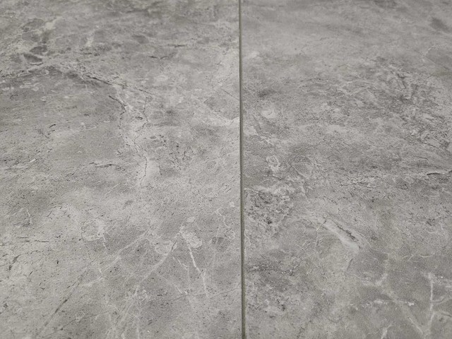 31 m2 laminaat tegel - 810 x 400 x 8 mm - afbeelding 1 van  3