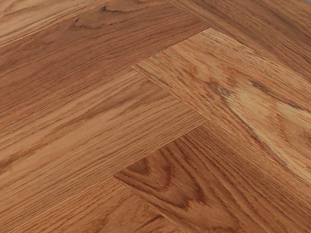 31 m2 parket eiken visgraat mutliplank - 660 x 110 x 14 mm - afbeelding 1 van  4