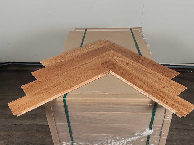 31 m2 parket eiken visgraat mutliplank - 660 x 110 x 14 mm - afbeelding 3 van  4