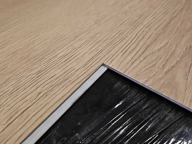 31 m2 pvc spc click visgraat - 750 x 150 x 6 mm - afbeelding 2 van  2