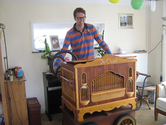 31 toets draaiorgel 'de clown' met 50+ rollen - afbeelding 15 van  18