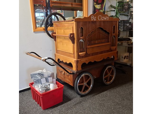 31 toets draaiorgel 'de clown' met 50+ rollen - afbeelding 16 van  18