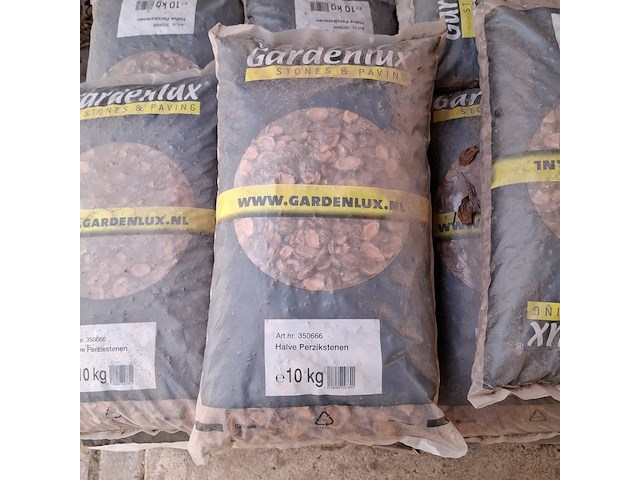 31x zak halve perzikstenen a 10 kg gardenlux - afbeelding 1 van  5
