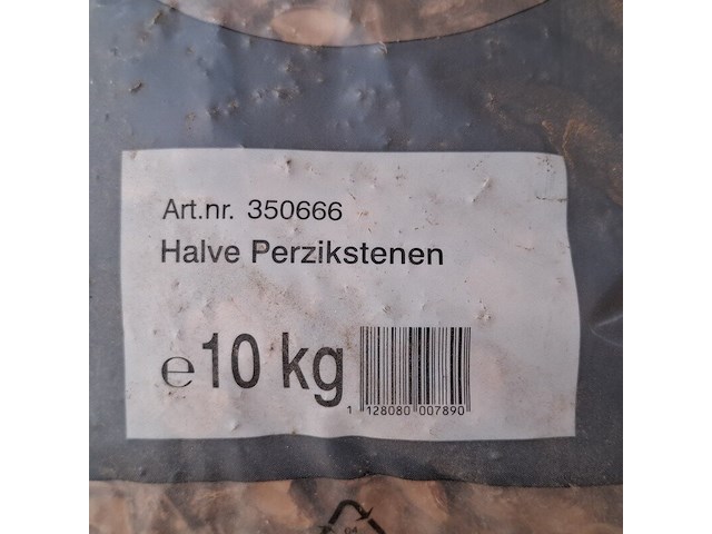 31x zak halve perzikstenen a 10 kg gardenlux - afbeelding 3 van  5