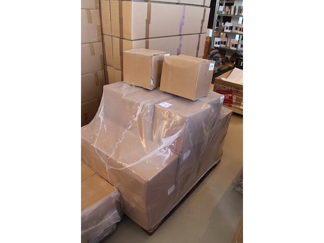 32 betonnen voeten t.b.v. laadpalen. - afbeelding 2 van  4