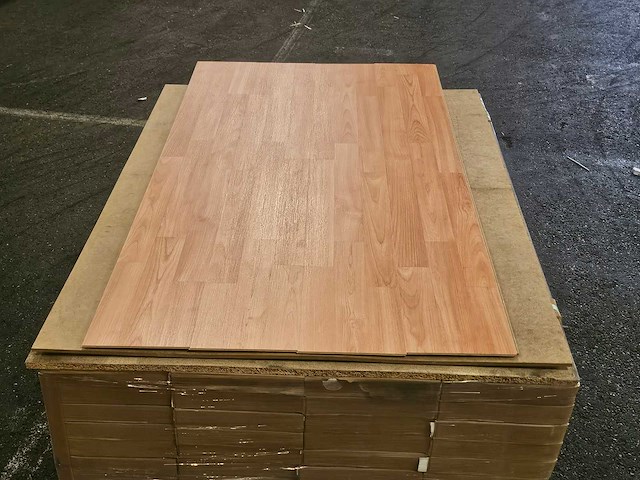 32 m2 laminaat plank watervast - 1383 x 193 x 6 mm - afbeelding 3 van  3