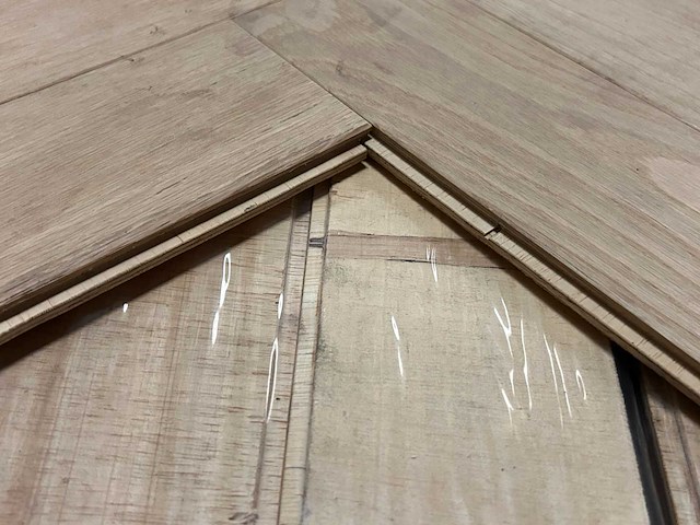 32 m2 parket eiken onbehandeld visgraat - 540 x 90 x 12,7 mm - afbeelding 2 van  3