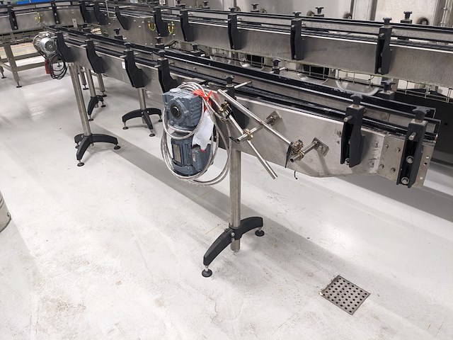 3,2 mtr flessenbaan, polyketting, moldex 82mm mx820/880, 2021 - afbeelding 1 van  6