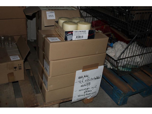 32 stompkaarsen gouda in vier dozen. - afbeelding 1 van  2