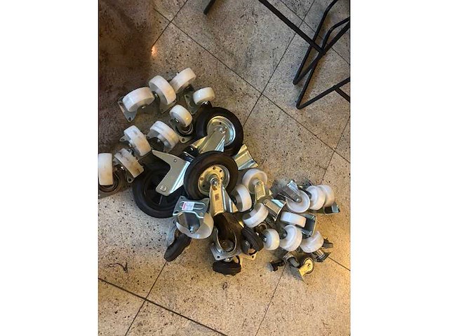 32 x nieuwe zwenkwielen (32x) - afbeelding 3 van  3