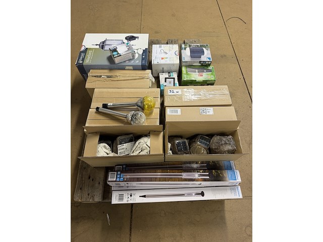 32x tuinverlichting w.o. eglo, luxform, grundig - afbeelding 1 van  12
