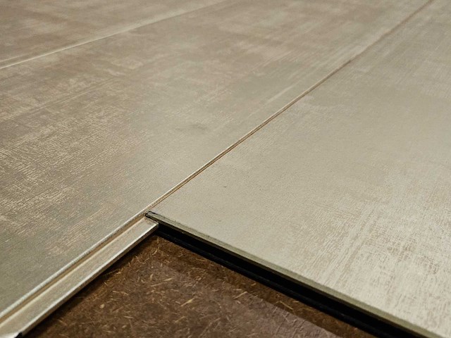 33 m2 laminaat plank - 1300 x 202 x 10 mm - afbeelding 2 van  3