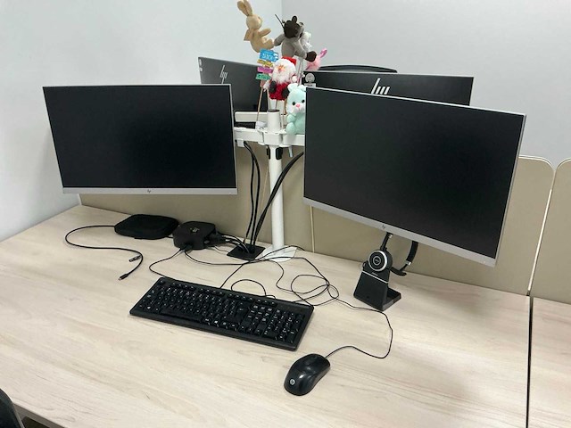 33 monitoren met 13 dockingstations - afbeelding 3 van  17