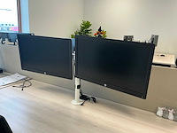 33 monitoren met 13 dockingstations - afbeelding 1 van  17