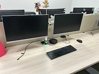 33 monitoren met 13 dockingstations - afbeelding 16 van  17
