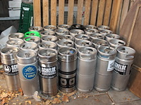 33 stuks 20 liter fusten in diverse uitvoeringen. - afbeelding 2 van  2