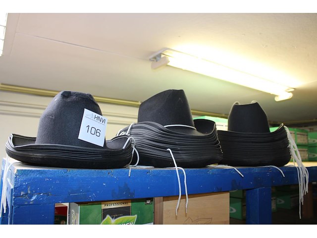 34 cowboy hoeden. - afbeelding 2 van  2