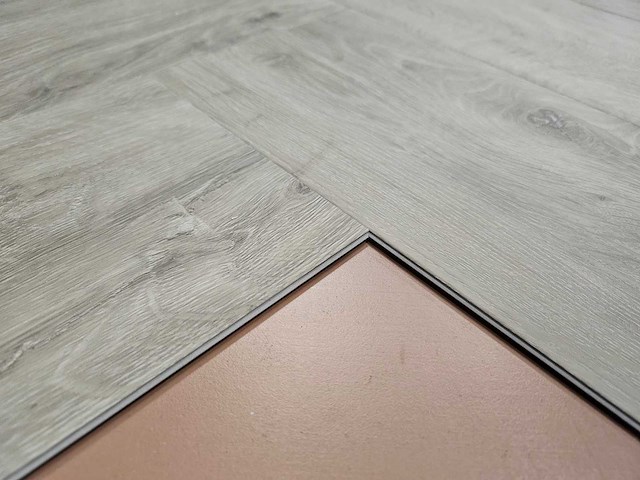 34 m2 pvc spc click visgraat - 610 x 150 x 4 mm - afbeelding 2 van  2