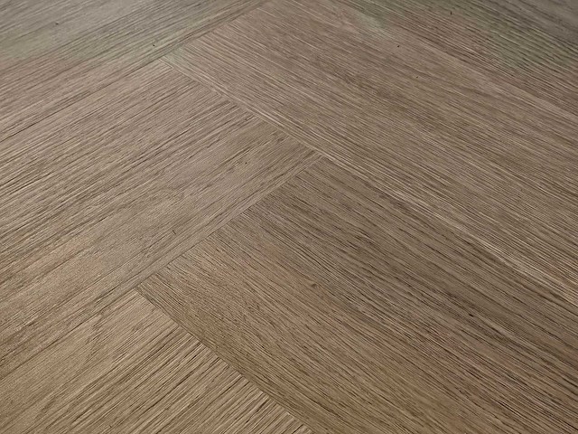 34 m2 pvc spc click visgraat met xps onderlaag - 750 x 150 x 5 mm - afbeelding 1 van  3