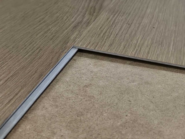 34 m2 pvc spc click visgraat met xps onderlaag - 750 x 150 x 5 mm - afbeelding 2 van  3