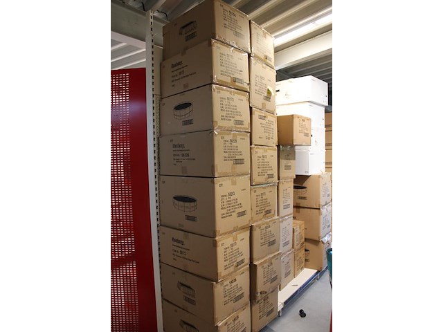 35 dozen met solarcovers in diverse maten w.o. doorsnede 488 cm, 640 cm, 549 cm en 732 x 366 cm. totaal rui... - afbeelding 2 van  2