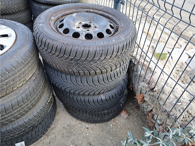35 sets stalen velgen met banden - afbeelding 18 van  36