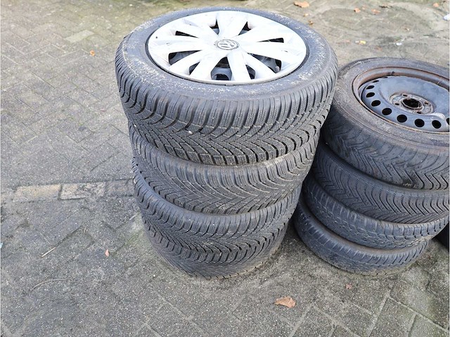 35 sets stalen velgen met banden - afbeelding 26 van  36