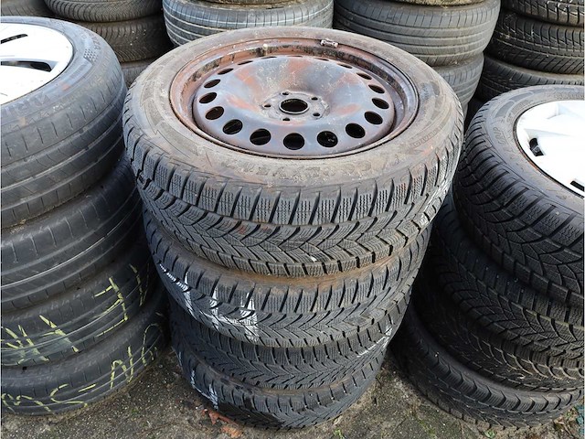 35 sets stalen velgen met banden - afbeelding 2 van  36