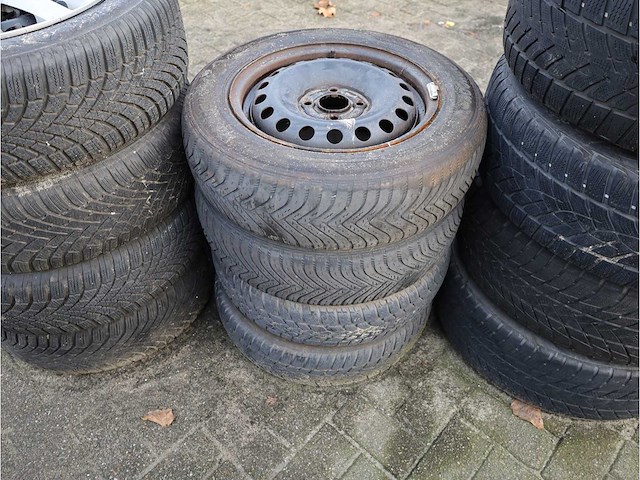 35 sets stalen velgen met banden - afbeelding 27 van  36