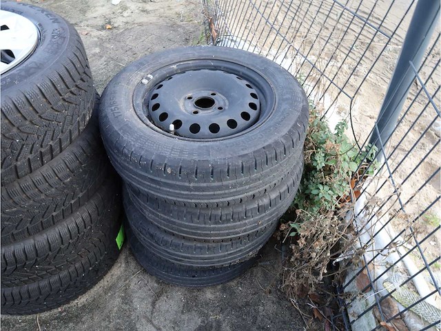 35 sets stalen velgen met banden - afbeelding 30 van  36