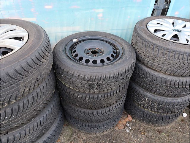 35 sets stalen velgen met banden - afbeelding 31 van  36