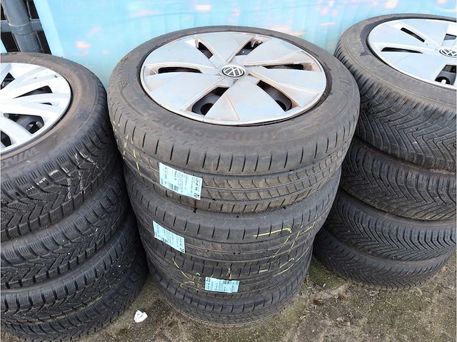 35 sets stalen velgen met banden - afbeelding 33 van  36