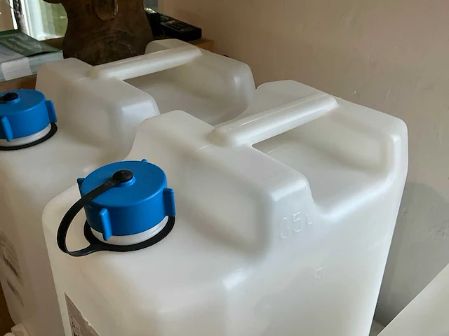 35l jerrycan met tap (2x) - afbeelding 2 van  3