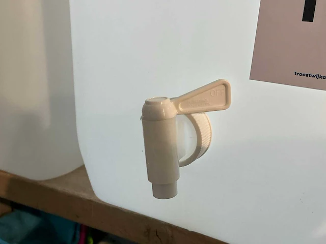 35l jerrycan met tap (2x) - afbeelding 3 van  3