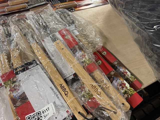 35x bbq accessoires w.o. grilvork, bbq-tang, bbq-afdekhoes - afbeelding 9 van  10