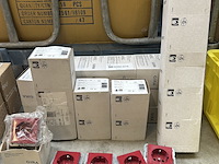 35x inbouw stekkerdoos gira, rood - afbeelding 1 van  5