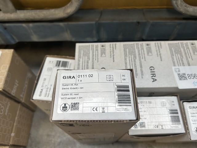 35x inbouw stekkerdoos gira, rood - afbeelding 4 van  5