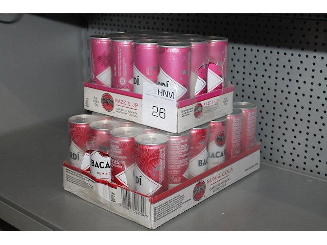 36 blikjes bacardi w.v. 24x rum en 12x razz. tht 2-27. - afbeelding 1 van  2