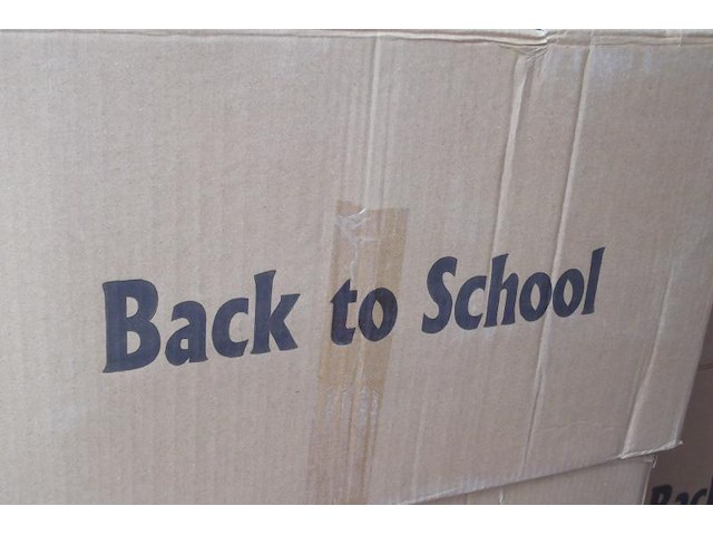 36 pakken van 10 doosjes back to school krijtjes - afbeelding 4 van  5